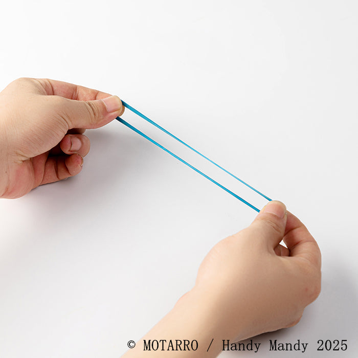Stretching a durable blue Mötarro elastic band