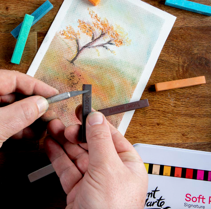 Soft Pastels in Tin Box Signature 24pc